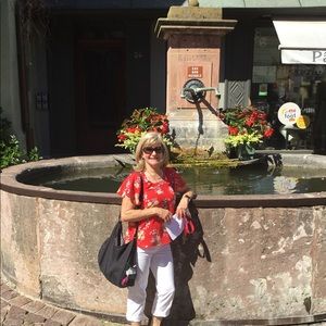 Meet your Posher, Debbie